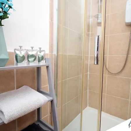 K Suites - Church Road II Bristol
